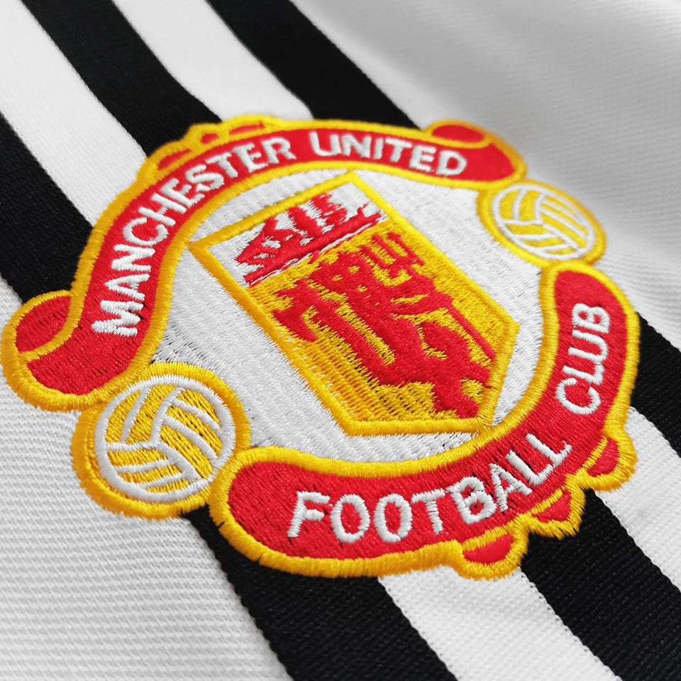 Manchester United 1975/80 Away Retro Kit